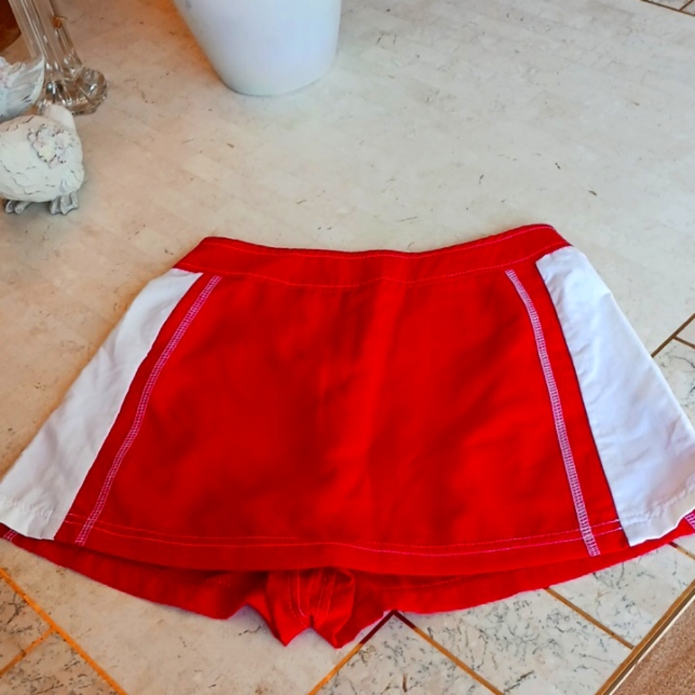 VINTAGE women's Shorts, Brand- Highstep SZ- XS..made in U S.A.,,red w/white side